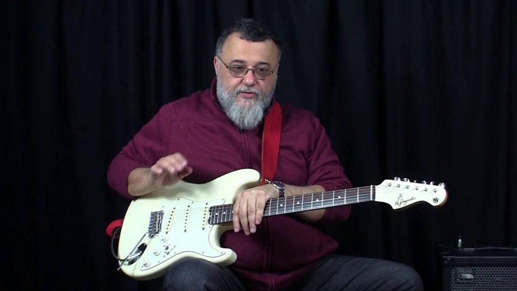 André Christovam na guitarra