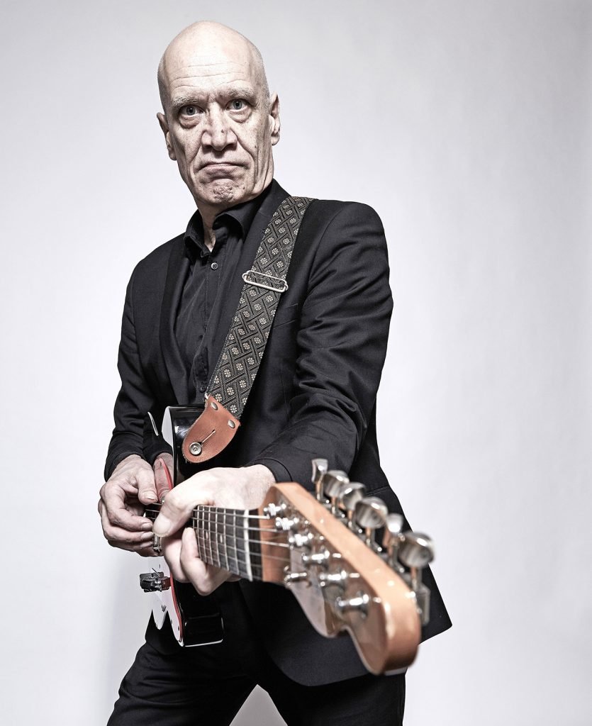 wilko johnson na guitarra
